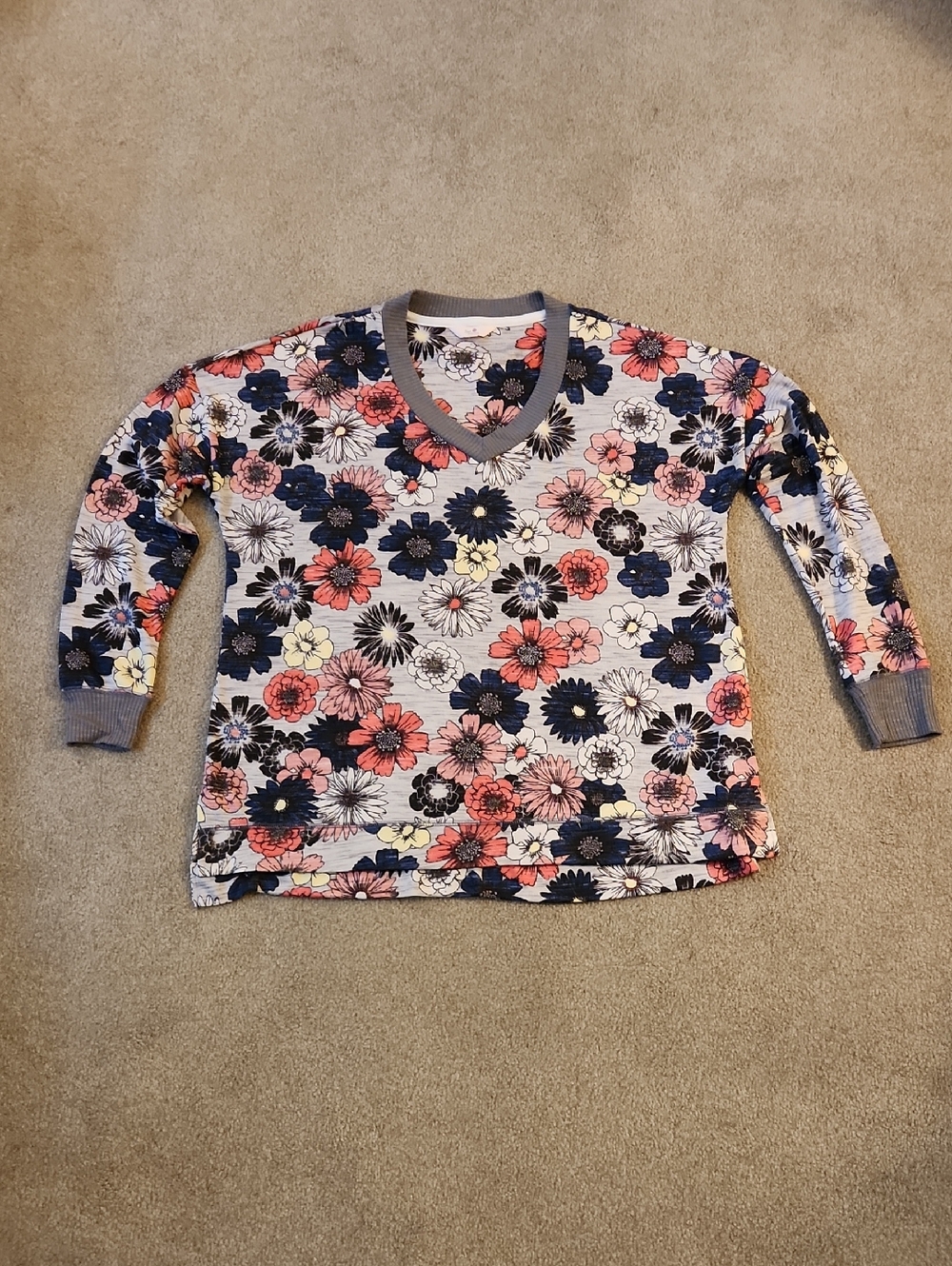 Secret Treasures Women's Floral Sweater Sz L Soft Loungewear / Sleepwear